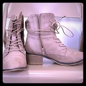 Women boot size 7